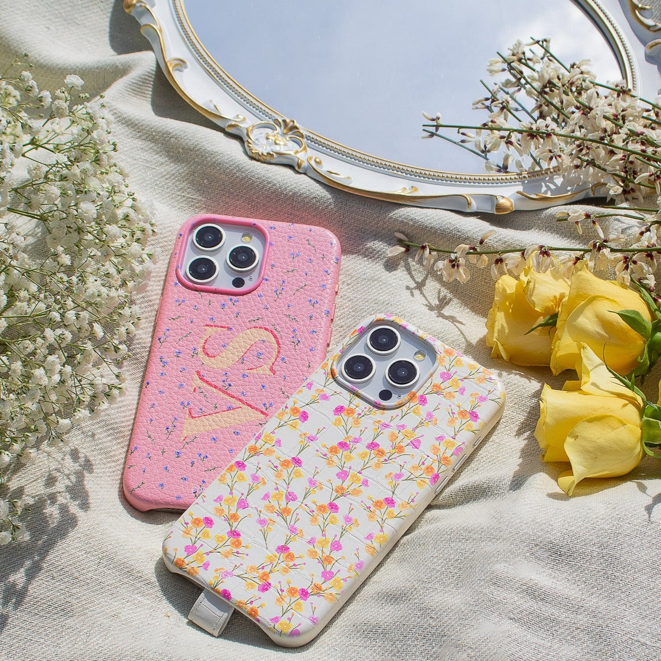 غطاء iPhone جلدي مُخصص لغروب الزهور