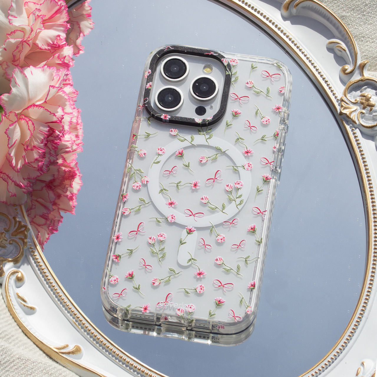 Personalisierte MagSafe iPhone-Hülle mit Kirschen und Schmetterling